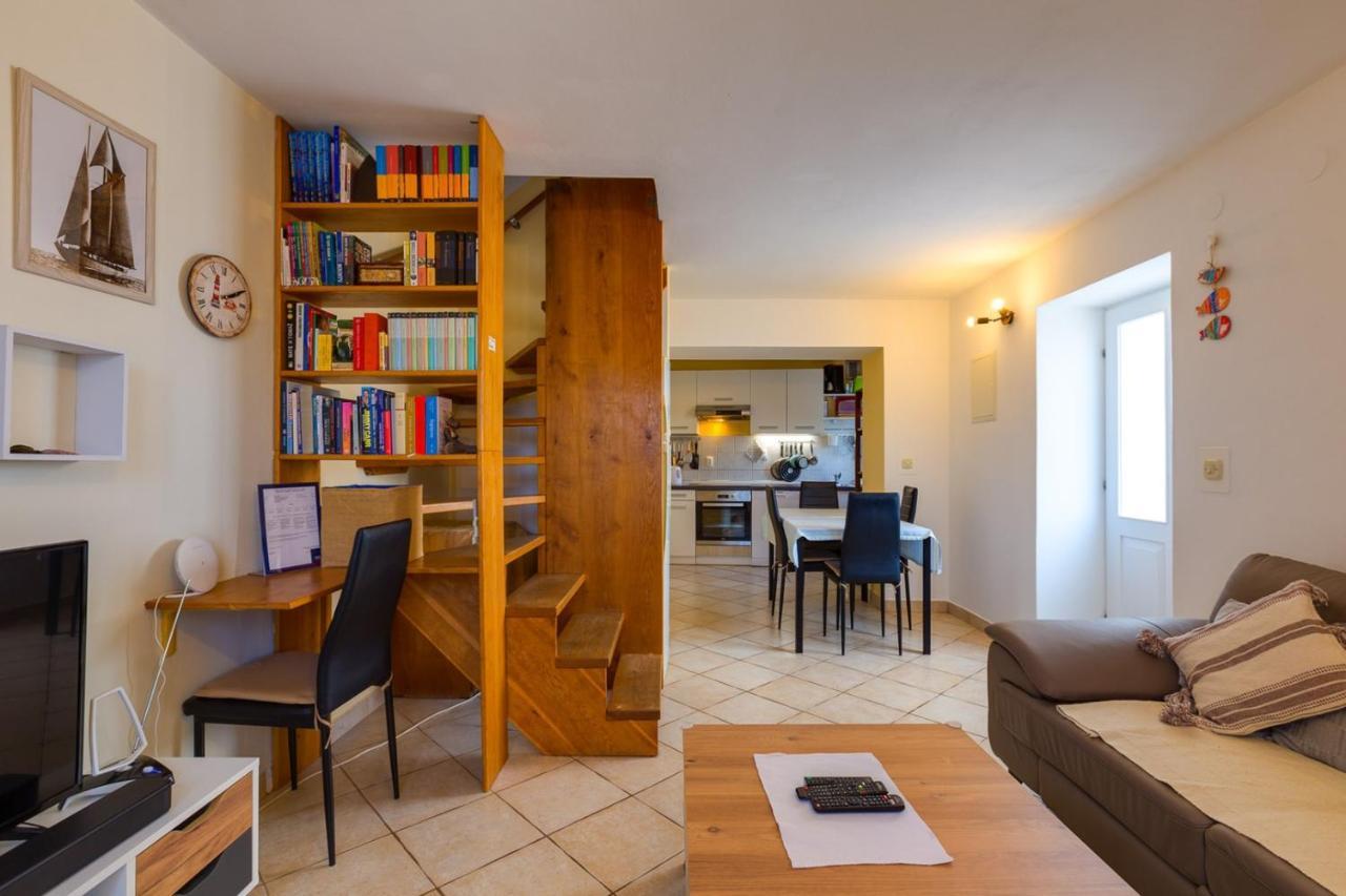 Apartments Valeria, 말리로시니 외부 사진