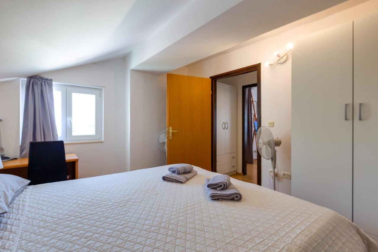Apartments Valeria, 말리로시니 외부 사진
